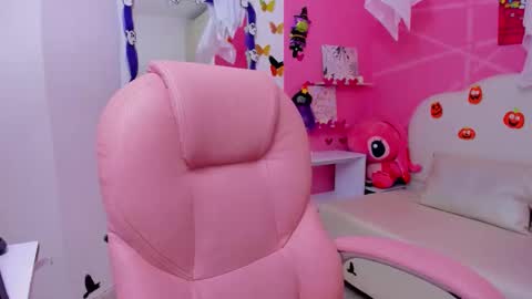 Snapshot of anny_bridge chatting on 10-28-25, 10:34 Anny bridge online show from 10-28-25, 10:34