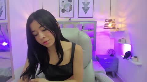 Snapshot of anny_bridge chatting on 11-18-25, 01:04 Anny bridge online show from 11-18-25, 01:04