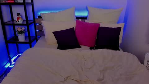 Anna online show from 12-17-24, 04:56