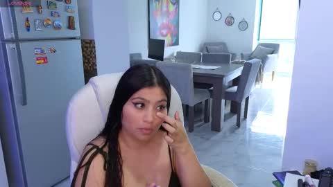 Snapshot of anny_louis chatting on 10-25-25, 07:41 ANNY LOUIS online show from 10-25-25, 07:41