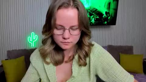 Snapshot of anny_love_you chatting on 11-10-25, 06:40 anny_love_you online show from 11-10-25, 06:40