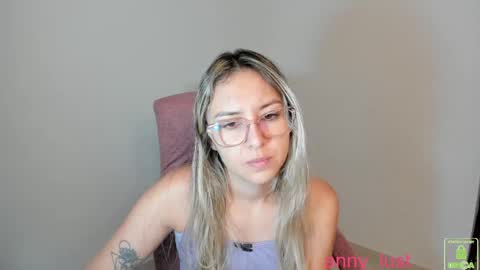 Snapshot of anny_lust chatting on 11-01-25, 03:58 Issabela online show from 11-01-25, 03:58