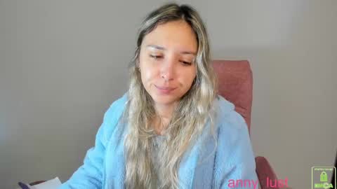 Snapshot of anny_lust chatting on 11-13-25, 12:15 Issabela online show from 11-13-25, 12:15
