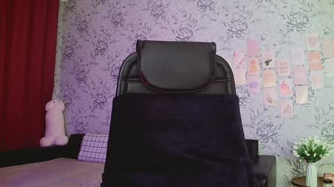 Annie online show from 12-24-24, 10:28