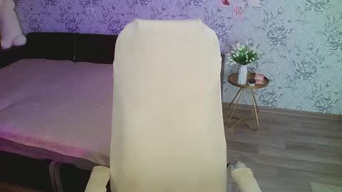 Annie online show from 02-21-25, 04:18