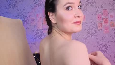 Annie online show from 10-31-25, 09:38