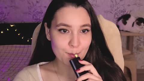 Snapshot of anny_shine chatting on 05-30-26, 10:40 Annie online show from 05-30-26, 10:40