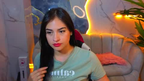 Snapshot of anny_star_tx chatting on 04-25-26, 12:30 Live 1500am 2100pm COLOMBIAN HOUR online show from 04-25-26, 12:30