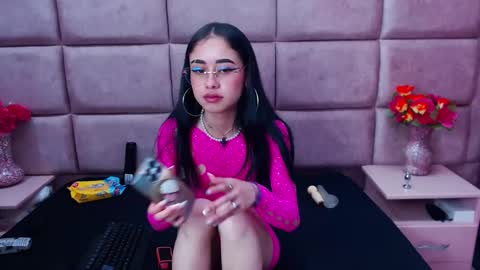 Snapshot of anny_swet chatting on 12-17-24, 04:00 Anny online show from 12-17-24, 04:00
