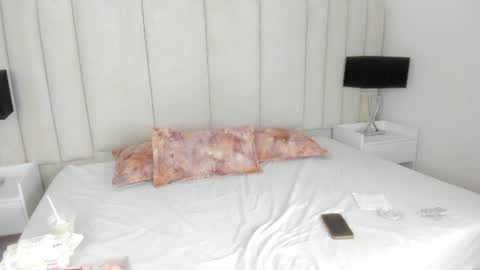 Snapshot of annybombastic chatting on 06-19-26, 09:40 Anny online show from 06-19-26, 09:40