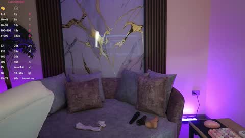 Snapshot of annybuny chatting on 10-04-25, 12:14 Ana online show from 10-04-25, 12:14