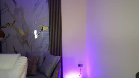 Snapshot of annybuny chatting on 10-29-25, 11:45 Ana online show from 10-29-25, 11:45