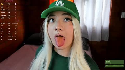 Anny  IG online show from 01-24-25, 08:54