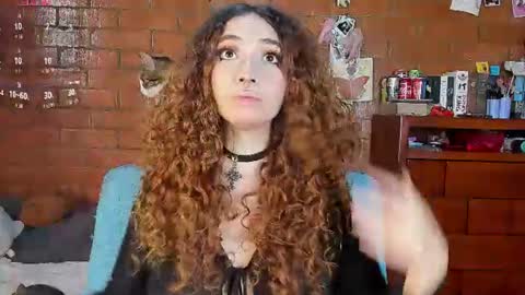 Snapshot of annycolin chatting on 06-17-26, 10:32 Anny IG online show from 06-17-26, 10:32