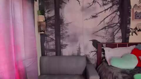 Snapshot of annyluna1 chatting on 12-17-25, 09:10 Annyluna online show from 12-17-25, 09:10