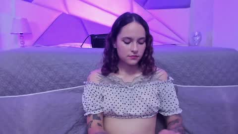 Snapshot of annythomsonn chatting on 12-04-24, 10:08 AnnyT online show from 12-04-24, 10:08