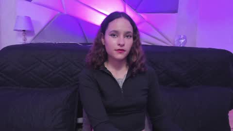 Snapshot of annythomsonn chatting on 12-10-24, 09:00 AnnyT online show from 12-10-24, 09:00