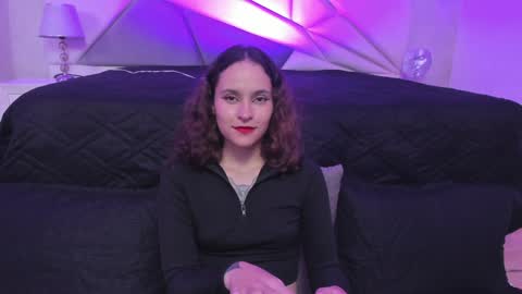 Snapshot of annythomsonn chatting on 12-11-24, 01:05 AnnyT online show from 12-11-24, 01:05