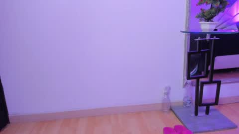 Snapshot of annythomsonn chatting on 12-12-24, 02:59 AnnyT online show from 12-12-24, 02:59