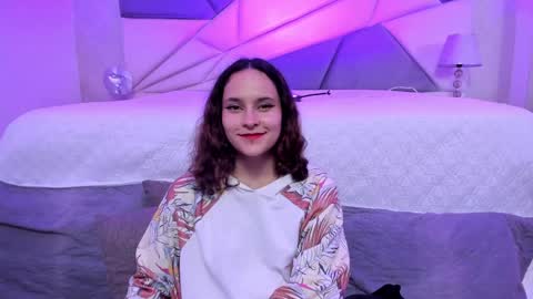 Snapshot of annythomsonn chatting on 12-20-24, 02:52 AnnyT online show from 12-20-24, 02:52