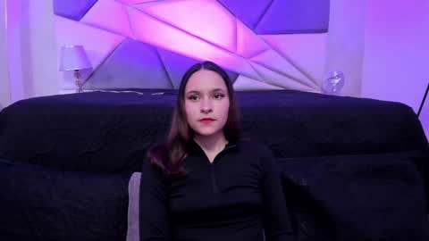 Snapshot of annythomsonn chatting on 12-30-24, 10:12 AnnyT online show from 12-30-24, 10:12