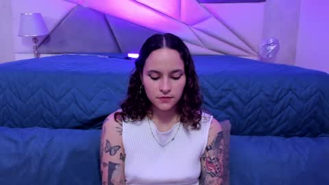 Snapshot of annythomsonn chatting on 01-06-25, 12:16 AnnyT online show from 01-06-25, 12:16