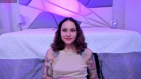 Snapshot of annythomsonn chatting on 01-26-25, 11:50 AnnyT online show from 01-26-25, 11:50