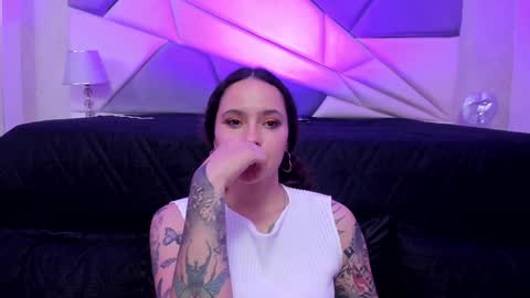 Snapshot of annythomsonn chatting on 02-02-25, 01:55 AnnyT online show from 02-02-25, 01:55