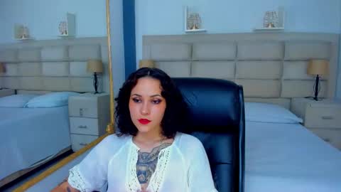 Snapshot of annythomsonn chatting on 11-10-25, 09:47 AnnyT online show from 11-10-25, 09:47