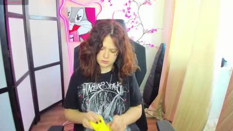 Snapshot of anora_millerr chatting on 11-16-25, 08:31 Anora online show from 11-16-25, 08:31