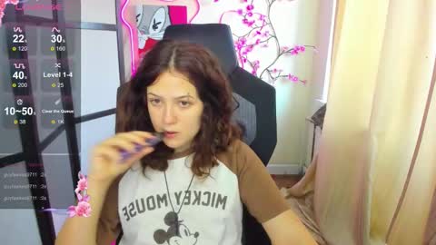 Snapshot of anora_millerr chatting on 11-18-25, 08:19 Anora online show from 11-18-25, 08:19