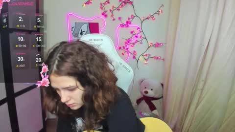 Snapshot of anora_millerr chatting on 11-26-25, 09:10 Anora online show from 11-26-25, 09:10