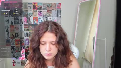 Snapshot of anora_millerr chatting on 11-29-25, 08:17 Anora online show from 11-29-25, 08:17