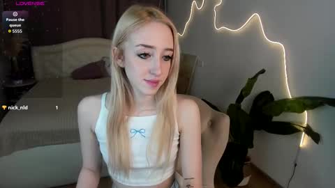 Anora online show from 02-11-26, 07:30