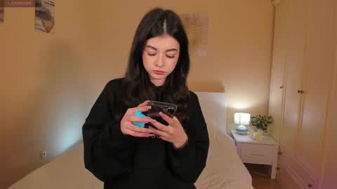 Snapshot of anorabodyys chatting on 02-20-26, 08:42 Anora Emma online show from 02-20-26, 08:42