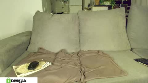 Snapshot of anorsel chatting on 01-10-25, 01:52 Sexy Ladybug online show from 01-10-25, 01:52