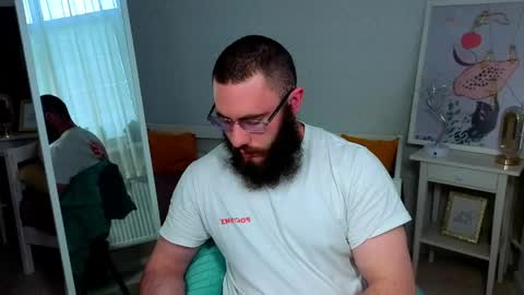 Ant online show from 05-17-26, 03:19