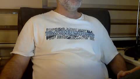 Snapshot of antheris chatting on 10-16-25, 07:48 antheris online show from 10-16-25, 07:48