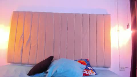 Snapshot of anthonela_castro chatting on 01-11-26, 12:54 antholla online show from 01-11-26, 12:54