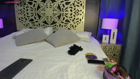 anthonelaDuque online show from 02-02-25, 11:51