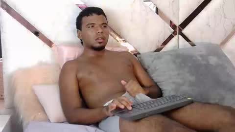 Snapshot of anthony_milleer chatting on 02-26-25, 09:37 anthony online show from 02-26-25, 09:37