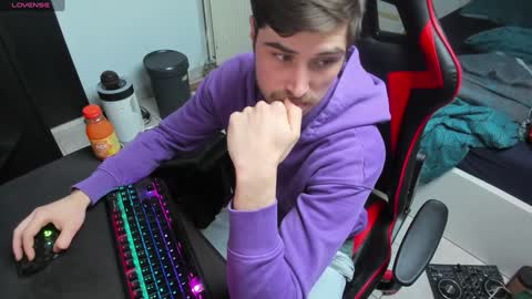 Snapshot of anthonyloveseks chatting on 01-29-25, 08:18 Anthony online show from 01-29-25, 08:18