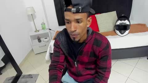 Snapshot of anthoy_wayans chatting on 12-13-24, 01:04 online show from 12-13-24, 01:04