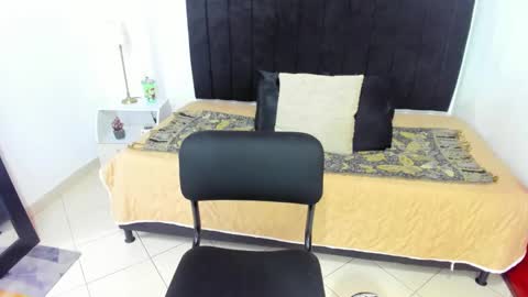 Snapshot of anthoy_wayans chatting on 01-06-25, 11:42 online show from 01-06-25, 11:42