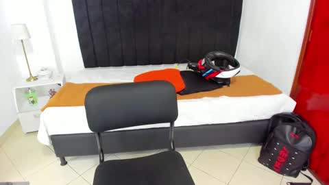 Snapshot of anthoy_wayans chatting on 01-24-25, 11:02 online show from 01-24-25, 11:02