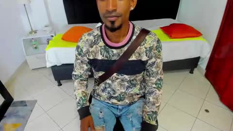 Snapshot of anthoy_wayans chatting on 02-04-25, 12:51 online show from 02-04-25, 12:51