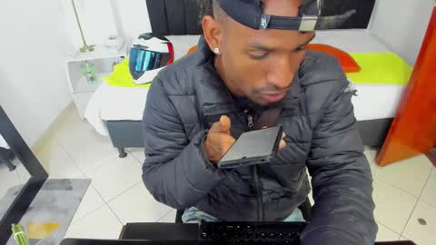 Snapshot of anthoy_wayans chatting on 02-06-25, 01:05 online show from 02-06-25, 01:05