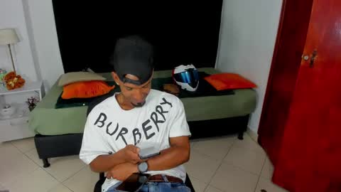 Snapshot of anthoy_wayans chatting on 03-08-25, 03:06 online show from 03-08-25, 03:06