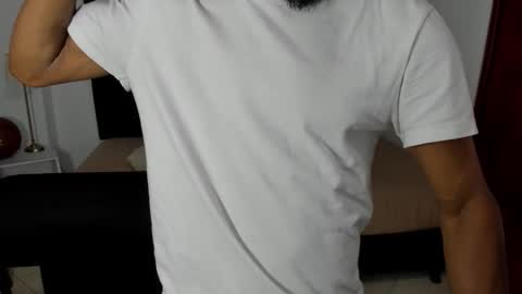 Snapshot of anthoy_wayans chatting on 10-21-25, 12:22 online show from 10-21-25, 12:22