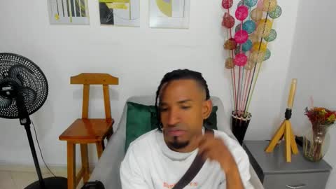 Snapshot of anthoy_wayans chatting on 11-15-25, 01:03 online show from 11-15-25, 01:03